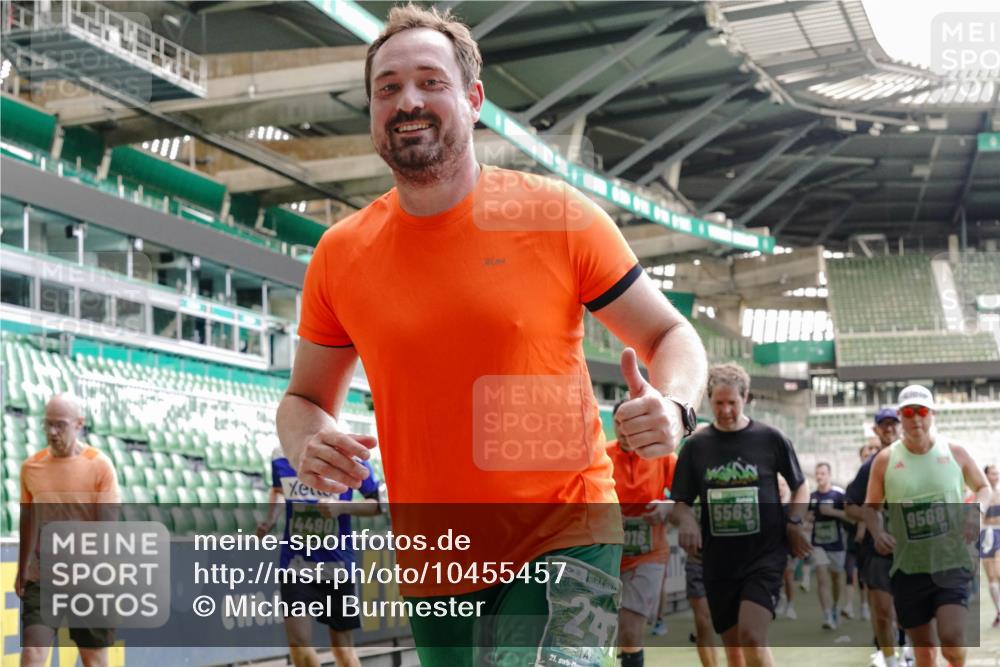 13.09.2026 - 21. swb-Marathon Bremen Michael Burmester http://msf.ph/oto/10455457 13.09.2026 13:10:58 Laufen im Stadion 164, 265, 373, 448, 581, 703, 869, 984, 1113, 1180, 1738, 1855, 1867, 1894, 1936, 1952, 1967, 2202, 2232, 2268, 2281, 2284, 2299, 2330, 2333, 2339, 2342, 2353, 2432, 2443, 2525, 2530, 2531, 2553, 2573, 2589, 2594, 2654, 2659, 2669, 2682, 2714, 2717, 2784, 2785, 2804, 2819, 2822, 2836, 2907, 2920, 2932, 2976, 3026, 3027, 3032, 3063, 3079, 3082, 3086, 3089, 3122, 3159, 3174, 3207, 3208, 3291, 3328, 3333, 3352, 3370, 3398, 3409, 3410, 3470, 3549, 3769, 551 meine-sportfotos.de