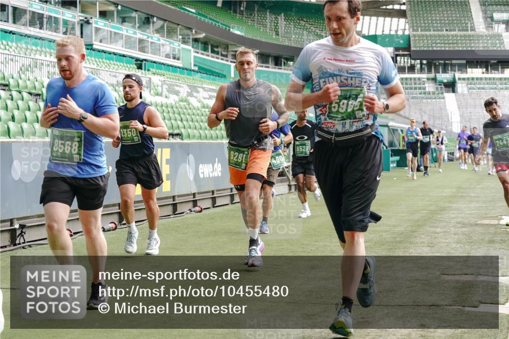 13.09.2026 - 21. swb-Marathon Bremen Michael Burmester http://msf.ph/oto/10455480 13.09.2026 12:52:56 Laufen im Stadion 102, 107, 145, 235, 313, 376, 541, 560, 615, 616, 683, 696, 734, 740, 755, 792, 863, 982, 985, 987, 1033, 1043, 1056, 1207, 1232, 1252, 1297, 1433, 1445, 1492, 1528, 1542, 1646, 1664, 1704, 1707, 1814, 1955, 2007, 2008, 2043, 2203, 2280, 2350, 2362, 2401, 2422, 2447, 2454, 2480, 2498, 2759, 2767, 2820, 2847, 2858, 2997, 3085, 3149, 3236, 3336, 3362, 3448, 3566, 3830, 3899, 3988, 4165, 4283, 4429, 4475, 4571, 4573, 4605, 5079, 5152, 5168, 5379 meine-sportfotos.de