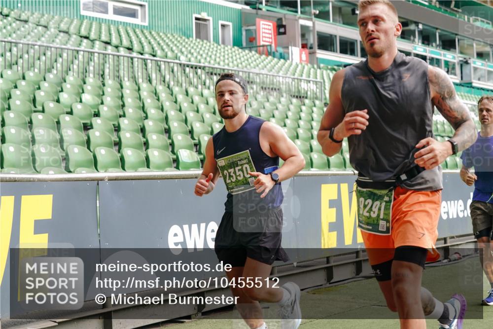 13.09.2026 - 21. swb-Marathon Bremen Michael Burmester http://msf.ph/oto/10455512 13.09.2026 12:52:58 Laufen im Stadion 102, 107, 145, 235, 313, 376, 541, 560, 615, 616, 683, 696, 734, 740, 755, 792, 863, 982, 985, 987, 1033, 1043, 1056, 1207, 1232, 1252, 1297, 1433, 1445, 1492, 1528, 1542, 1646, 1664, 1704, 1707, 1814, 1955, 2007, 2008, 2043, 2203, 2280, 2350, 2362, 2401, 2422, 2447, 2454, 2480, 2498, 2759, 2767, 2820, 2847, 2858, 2997, 3085, 3149, 3236, 3336, 3362, 3448, 3566, 3830, 3899, 3988, 4165, 4283, 4429, 4475, 4571, 4573, 4605, 5079, 5152, 5168, 5379 meine-sportfotos.de
