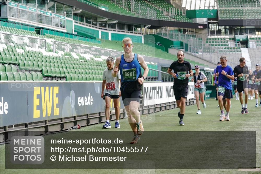 13.09.2026 - 21. swb-Marathon Bremen Michael Burmester http://msf.ph/oto/10455577 13.09.2026 12:53:03 Laufen im Stadion 102, 107, 145, 235, 313, 376, 541, 560, 615, 616, 675, 683, 696, 734, 740, 755, 792, 863, 982, 985, 987, 1033, 1043, 1056, 1207, 1232, 1252, 1297, 1433, 1445, 1492, 1528, 1542, 1646, 1664, 1704, 1707, 1814, 1955, 2007, 2008, 2043, 2055, 2203, 2280, 2350, 2362, 2401, 2422, 2454, 2480, 2498, 2767, 2820, 2847, 2858, 2997, 3085, 3149, 3236, 3336, 3362, 3448, 3566, 3830, 3899, 3988, 4165, 4283, 4429, 4475, 4573, 4605, 5152, 5379 meine-sportfotos.de