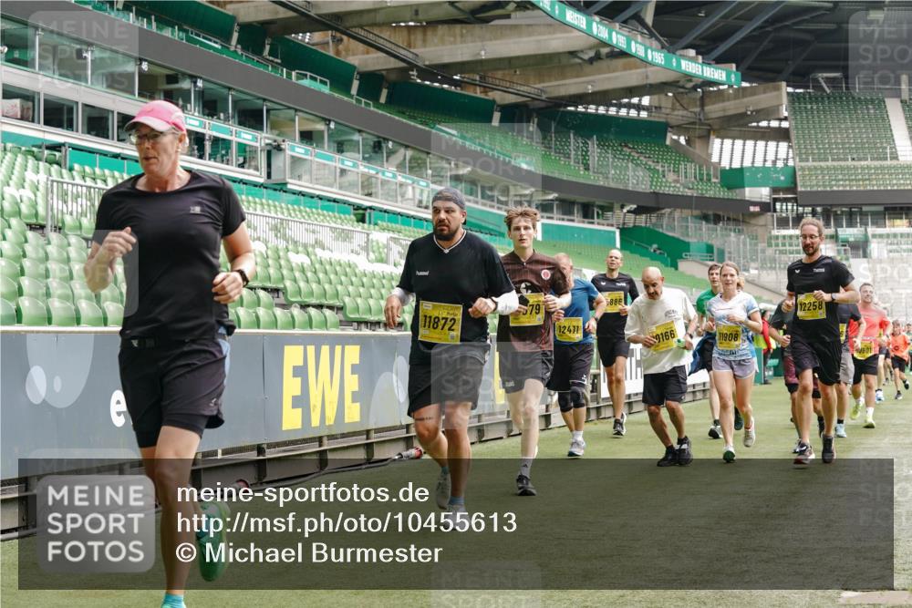 13.09.2026 - 21. swb-Marathon Bremen Michael Burmester http://msf.ph/oto/10455613 13.09.2026 10:32:51 Laufen im Stadion 10067, 10078, 10146, 10166, 10184, 10203, 10211, 10222, 10226, 10236, 10243, 10246, 10249, 10255, 10256, 10300, 10322, 10365, 10372, 10374, 10379, 10383, 10394, 10408, 10410, 10423, 10443, 10486, 10494, 10503, 10517, 10518, 10529, 10530, 10540, 10543, 10550, 10555, 10565, 10578, 10589, 10608, 10610, 10626, 10631, 10646, 10670, 10673, 10675, 10687, 10690, 10703, 10704, 10707, 10708, 10721, 10725, 10728, 10745, 10749, 10750, 10771, 10788, 10794, 10809 meine-sportfotos.de