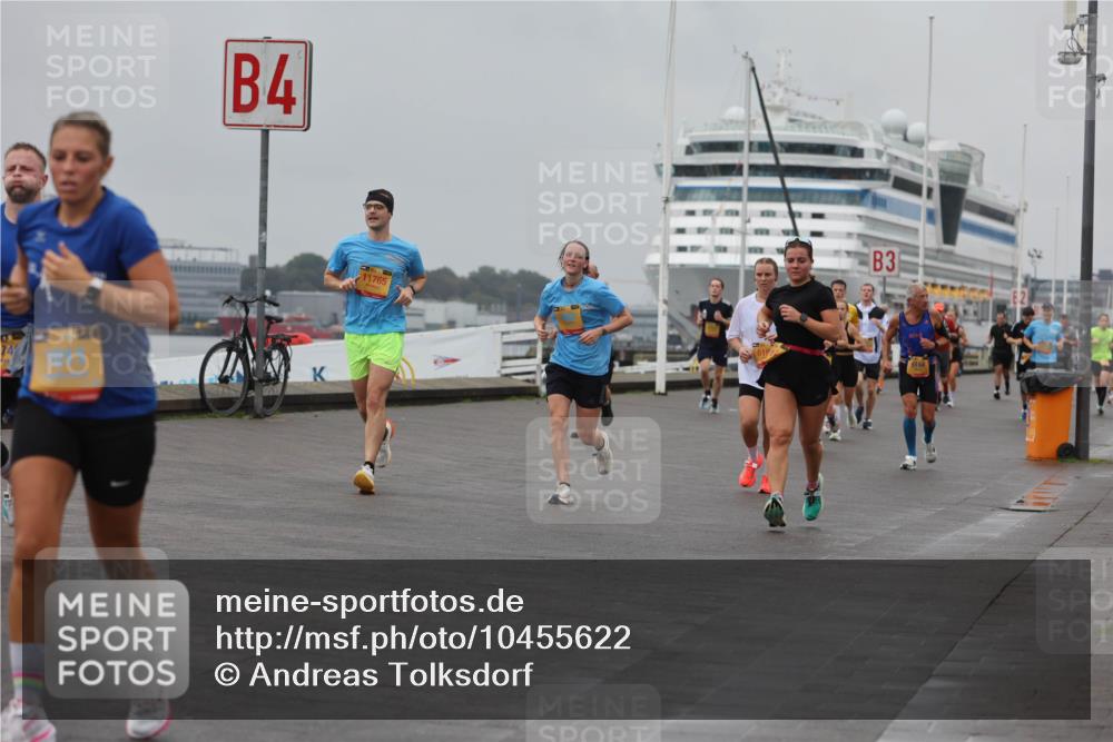 13.09.2026 - Kiel Lauf Andreas Tolksdorf http://msf.ph/oto/10455622 13.09.2026 11:56:04 Kiellinie 74, 4, 11765, 3 meine-sportfotos.de