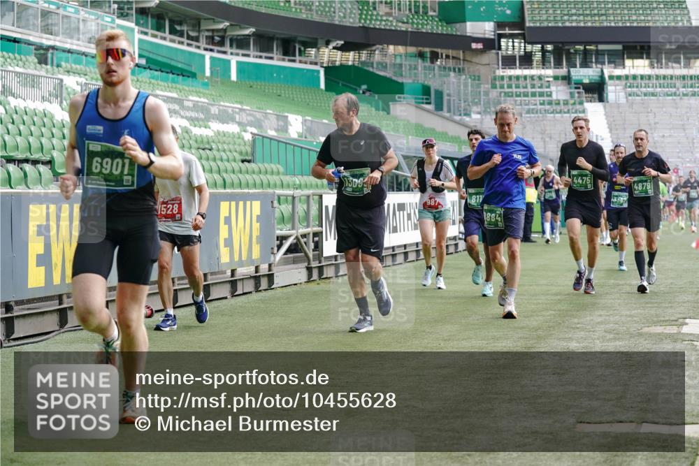 13.09.2026 - 21. swb-Marathon Bremen Michael Burmester http://msf.ph/oto/10455628 13.09.2026 12:53:04 Laufen im Stadion 102, 107, 145, 235, 313, 376, 541, 560, 615, 616, 675, 683, 696, 734, 740, 755, 792, 863, 982, 985, 987, 1033, 1043, 1056, 1207, 1232, 1252, 1297, 1433, 1445, 1492, 1528, 1542, 1646, 1664, 1704, 1707, 1814, 1955, 2007, 2008, 2043, 2055, 2203, 2280, 2350, 2362, 2401, 2422, 2454, 2480, 2498, 2623, 2767, 2820, 2847, 2858, 2997, 3085, 3149, 3236, 3336, 3362, 3448, 3566, 3830, 3899, 3988, 4165, 4283, 4429, 4475, 4573, 4605, 5152, 5379 meine-sportfotos.de