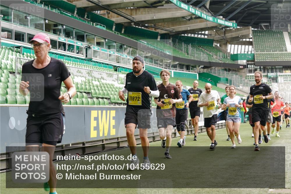 13.09.2026 - 21. swb-Marathon Bremen Michael Burmester http://msf.ph/oto/10455629 13.09.2026 10:32:51 Laufen im Stadion 10067, 10078, 10146, 10166, 10184, 10203, 10211, 10222, 10226, 10236, 10243, 10246, 10249, 10255, 10256, 10300, 10322, 10365, 10372, 10374, 10379, 10383, 10394, 10408, 10410, 10423, 10443, 10486, 10494, 10503, 10517, 10518, 10529, 10530, 10540, 10543, 10550, 10555, 10565, 10578, 10589, 10608, 10610, 10626, 10631, 10646, 10670, 10673, 10675, 10687, 10690, 10703, 10704, 10707, 10708, 10721, 10725, 10728, 10745, 10749, 10750, 10771, 10788, 10794, 10809 meine-sportfotos.de
