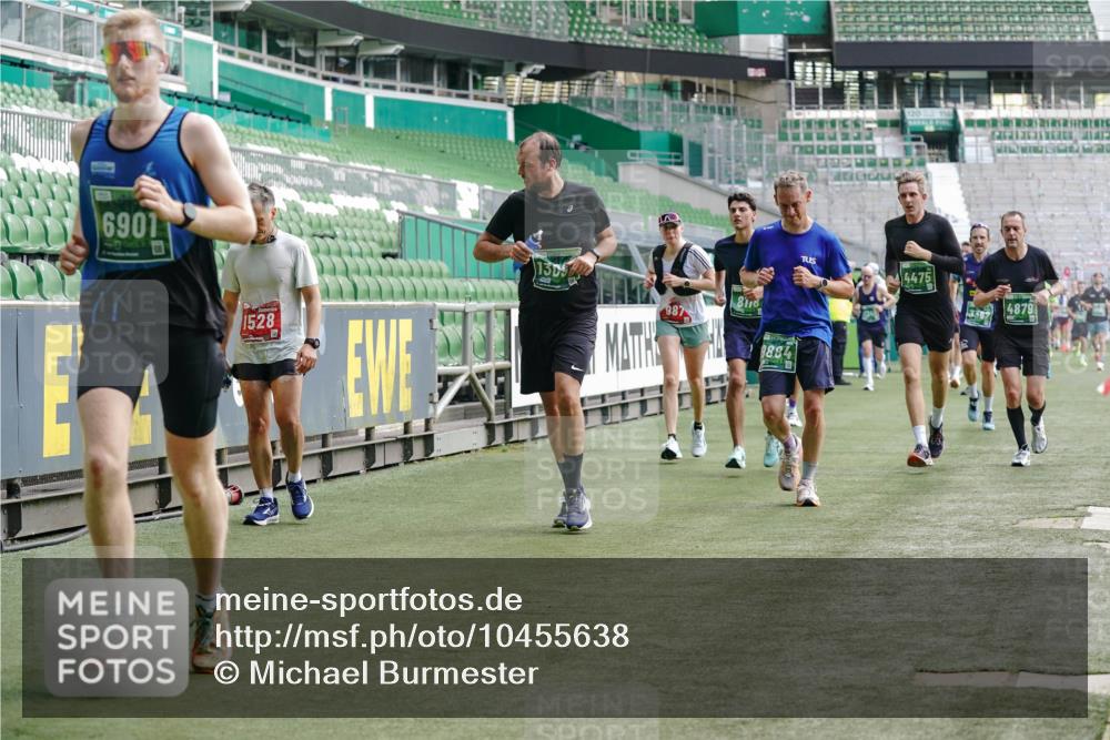 13.09.2026 - 21. swb-Marathon Bremen Michael Burmester http://msf.ph/oto/10455638 13.09.2026 12:53:04 Laufen im Stadion 102, 107, 145, 235, 313, 376, 541, 560, 615, 616, 675, 683, 696, 734, 740, 755, 792, 863, 982, 985, 987, 1033, 1043, 1056, 1207, 1232, 1252, 1297, 1433, 1445, 1492, 1528, 1542, 1646, 1664, 1704, 1707, 1814, 1955, 2007, 2008, 2043, 2055, 2203, 2280, 2350, 2362, 2401, 2422, 2454, 2480, 2498, 2623, 2767, 2820, 2847, 2858, 2997, 3085, 3149, 3236, 3336, 3362, 3448, 3566, 3830, 3899, 3988, 4165, 4283, 4429, 4475, 4573, 4605, 5152, 5379 meine-sportfotos.de