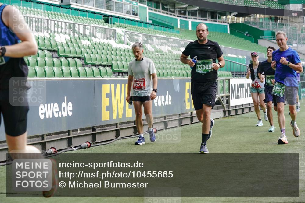 13.09.2026 - 21. swb-Marathon Bremen Michael Burmester http://msf.ph/oto/10455665 13.09.2026 12:53:05 Laufen im Stadion 102, 107, 145, 235, 313, 376, 541, 560, 615, 616, 675, 683, 696, 734, 740, 755, 792, 863, 982, 985, 987, 1033, 1043, 1056, 1207, 1232, 1252, 1297, 1433, 1445, 1492, 1528, 1542, 1646, 1664, 1704, 1707, 1814, 1955, 2007, 2008, 2043, 2055, 2203, 2280, 2350, 2362, 2401, 2422, 2454, 2480, 2498, 2623, 2767, 2820, 2847, 2858, 2997, 3085, 3149, 3236, 3336, 3362, 3448, 3566, 3830, 3899, 3988, 4283, 4429, 4475, 4573, 4605, 5152, 5379 meine-sportfotos.de