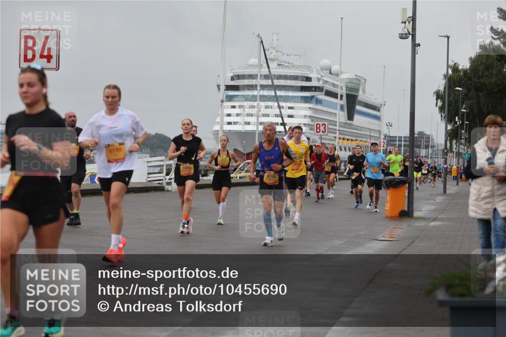 13.09.2026 - Kiel Lauf Andreas Tolksdorf http://msf.ph/oto/10455690 13.09.2026 11:56:07 Kiellinie 4, 0956, 6199, 1596, 1960, 5164, 3, 2 meine-sportfotos.de