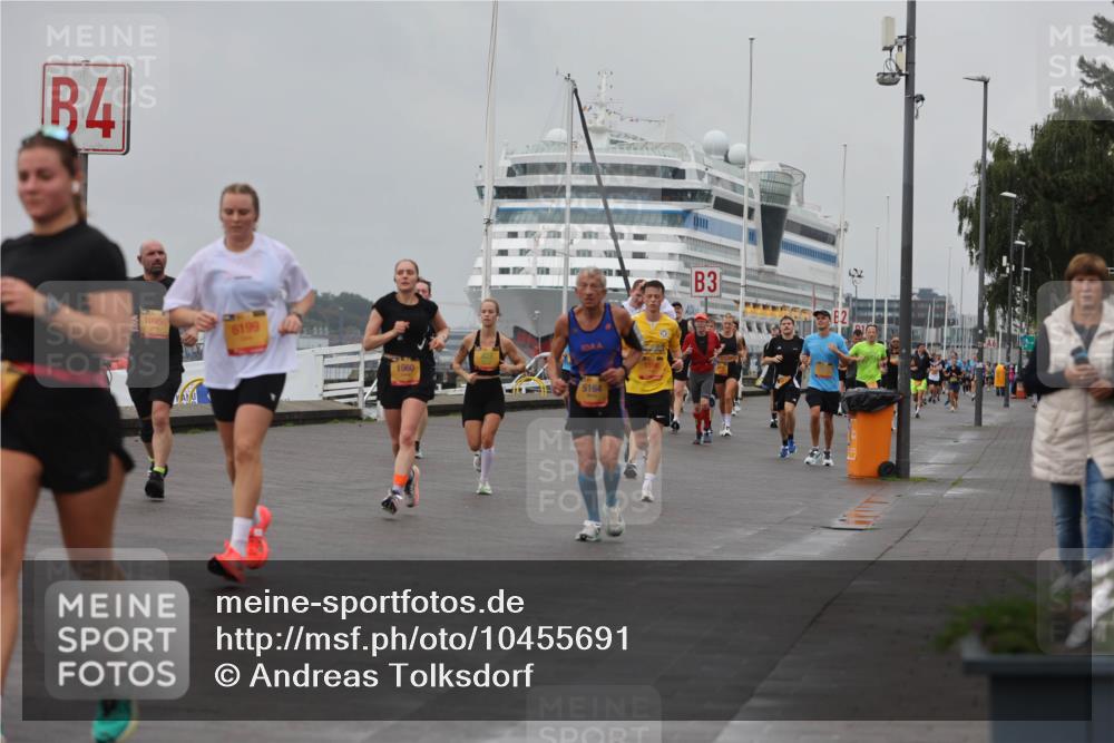13.09.2026 - Kiel Lauf Andreas Tolksdorf http://msf.ph/oto/10455691 13.09.2026 11:56:08 Kiellinie 4, 10956, 6199, 1960, 5164, 3, 2 meine-sportfotos.de