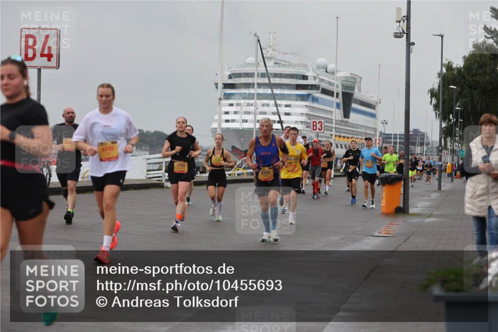 13.09.2026 - Kiel Lauf Andreas Tolksdorf http://msf.ph/oto/10455693 13.09.2026 11:56:08 Kiellinie 4, 1095, 6199, 455, 1960, 5164, 3 meine-sportfotos.de
