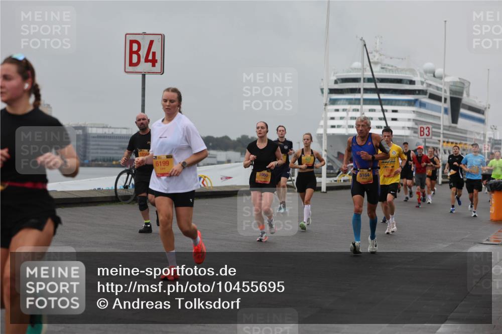 13.09.2026 - Kiel Lauf Andreas Tolksdorf http://msf.ph/oto/10455695 13.09.2026 11:56:08 Kiellinie 4, 1095, 6199, 1960, 5164, 3 meine-sportfotos.de
