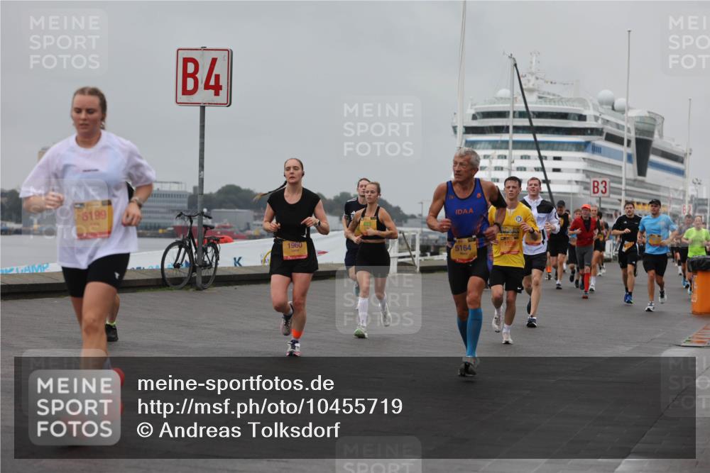 13.09.2026 - Kiel Lauf Andreas Tolksdorf http://msf.ph/oto/10455719 13.09.2026 11:56:09 Kiellinie 6199, 4, 3, 1960, 5164 meine-sportfotos.de