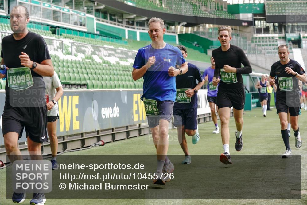 13.09.2026 - 21. swb-Marathon Bremen Michael Burmester http://msf.ph/oto/10455726 13.09.2026 12:53:06 Laufen im Stadion 102, 107, 145, 235, 313, 376, 472, 541, 560, 615, 616, 675, 683, 696, 734, 740, 755, 792, 863, 982, 985, 987, 1033, 1043, 1056, 1207, 1232, 1252, 1297, 1433, 1445, 1492, 1528, 1542, 1646, 1664, 1704, 1707, 1814, 1955, 2007, 2008, 2043, 2055, 2203, 2280, 2350, 2362, 2401, 2422, 2454, 2480, 2498, 2623, 2767, 2820, 2847, 2858, 2997, 3085, 3149, 3236, 3336, 3362, 3413, 3448, 3566, 3830, 3899, 3988, 4283, 4429, 4475, 4573, 4605, 5152, 5379 meine-sportfotos.de