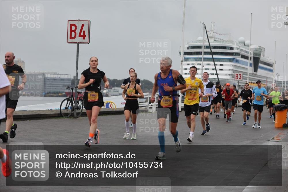 13.09.2026 - Kiel Lauf Andreas Tolksdorf http://msf.ph/oto/10455734 13.09.2026 11:56:10 Kiellinie 956, 4, 1960, 5164, 1596, 3 meine-sportfotos.de