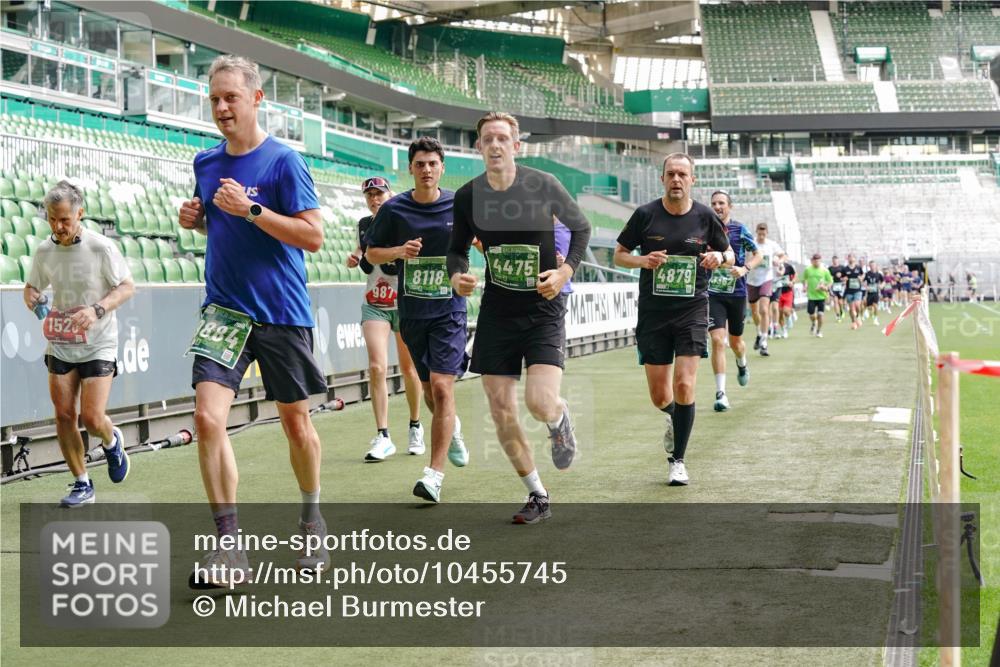 13.09.2026 - 21. swb-Marathon Bremen Michael Burmester http://msf.ph/oto/10455745 13.09.2026 12:53:07 Laufen im Stadion 102, 107, 145, 235, 313, 376, 472, 541, 560, 615, 616, 675, 683, 696, 734, 740, 755, 792, 863, 982, 985, 987, 1033, 1043, 1056, 1207, 1232, 1252, 1297, 1433, 1445, 1468, 1492, 1528, 1542, 1646, 1664, 1704, 1707, 1814, 1955, 2007, 2008, 2043, 2055, 2203, 2280, 2350, 2362, 2401, 2422, 2454, 2480, 2498, 2623, 2767, 2820, 2847, 2858, 2997, 3085, 3149, 3236, 3336, 3362, 3413, 3448, 3566, 3830, 3899, 3988, 4283, 4429, 4475, 4573, 4605, 5152, 5379 meine-sportfotos.de