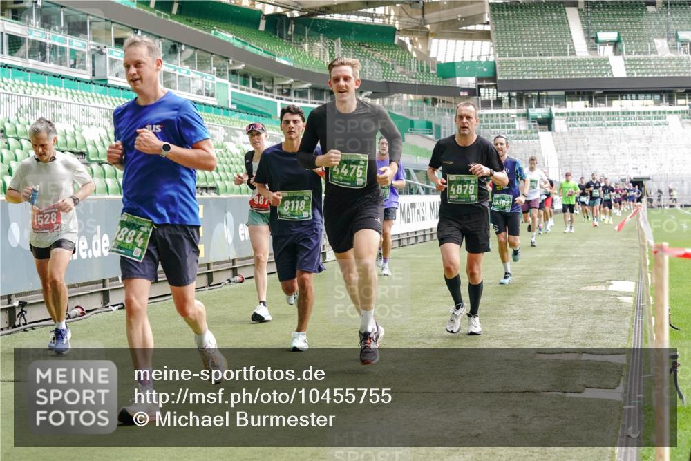 13.09.2026 - 21. swb-Marathon Bremen Michael Burmester http://msf.ph/oto/10455755 13.09.2026 12:53:07 Laufen im Stadion 102, 107, 145, 235, 313, 376, 472, 541, 560, 615, 616, 675, 683, 696, 734, 740, 755, 792, 863, 982, 985, 987, 1033, 1043, 1056, 1207, 1232, 1252, 1297, 1433, 1445, 1468, 1492, 1528, 1542, 1646, 1664, 1704, 1707, 1814, 1955, 2007, 2008, 2043, 2055, 2203, 2280, 2350, 2362, 2401, 2422, 2454, 2480, 2498, 2623, 2767, 2820, 2847, 2858, 2997, 3085, 3149, 3236, 3336, 3362, 3413, 3448, 3566, 3830, 3899, 3988, 4283, 4429, 4475, 4573, 4605, 5152, 5379 meine-sportfotos.de