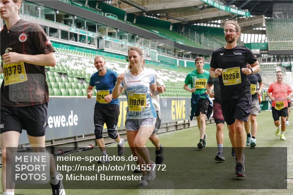 13.09.2026 - 21. swb-Marathon Bremen Michael Burmester http://msf.ph/oto/10455772 13.09.2026 10:32:53 Laufen im Stadion 10067, 10078, 10166, 10184, 10203, 10211, 10226, 10236, 10243, 10246, 10249, 10255, 10256, 10300, 10322, 10365, 10372, 10374, 10379, 10383, 10394, 10408, 10410, 10423, 10443, 10486, 10494, 10503, 10517, 10518, 10529, 10530, 10540, 10543, 10550, 10555, 10565, 10578, 10589, 10608, 10610, 10631, 10646, 10670, 10673, 10675, 10687, 10690, 10703, 10704, 10707, 10721, 10725, 10728, 10745, 10749, 10750, 10771, 10788, 10794, 10809 meine-sportfotos.de