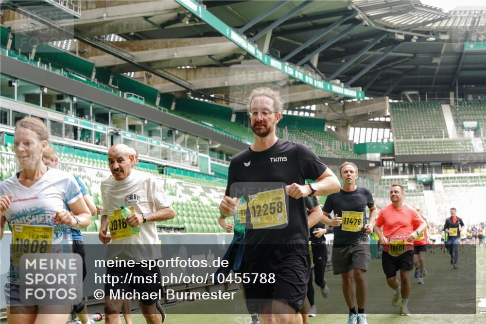 13.09.2026 - 21. swb-Marathon Bremen Michael Burmester http://msf.ph/oto/10455788 13.09.2026 10:32:54 Laufen im Stadion 10067, 10078, 10166, 10184, 10203, 10211, 10226, 10236, 10243, 10246, 10249, 10255, 10256, 10300, 10322, 10365, 10372, 10374, 10379, 10383, 10394, 10408, 10410, 10423, 10428, 10443, 10486, 10494, 10503, 10517, 10518, 10529, 10530, 10540, 10543, 10550, 10555, 10565, 10578, 10589, 10608, 10610, 10631, 10646, 10670, 10673, 10675, 10687, 10690, 10703, 10704, 10707, 10721, 10725, 10728, 10745, 10749, 10750, 10771, 10788, 10794, 10809 meine-sportfotos.de