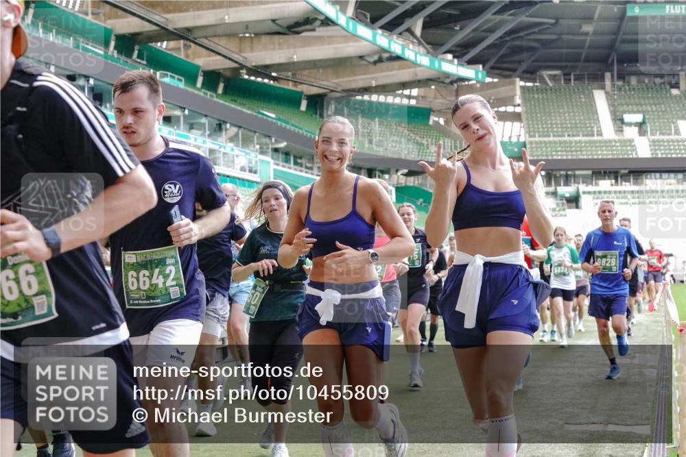 13.09.2026 - 21. swb-Marathon Bremen Michael Burmester http://msf.ph/oto/10455809 13.09.2026 13:11:05 Laufen im Stadion 164, 265, 373, 448, 581, 703, 869, 984, 1113, 1180, 1435, 1738, 1849, 1851, 1855, 1867, 1894, 1936, 1952, 1967, 2202, 2232, 2248, 2268, 2281, 2284, 2299, 2330, 2333, 2339, 2342, 2353, 2426, 2432, 2443, 2530, 2531, 2553, 2573, 2589, 2594, 2654, 2659, 2669, 2682, 2714, 2717, 2784, 2785, 2804, 2819, 2822, 2836, 2907, 2920, 2932, 2976, 3026, 3027, 3063, 3079, 3082, 3086, 3089, 3122, 3159, 3174, 3207, 3208, 3291, 3328, 3349, 3352, 3370, 3409, 3410, 3470, 3549, 551 meine-sportfotos.de