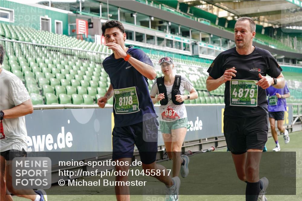13.09.2026 - 21. swb-Marathon Bremen Michael Burmester http://msf.ph/oto/10455817 13.09.2026 12:53:09 Laufen im Stadion 102, 107, 145, 235, 313, 376, 472, 541, 560, 615, 616, 675, 683, 696, 734, 740, 755, 792, 863, 982, 985, 987, 1033, 1043, 1056, 1076, 1207, 1232, 1252, 1297, 1433, 1445, 1468, 1492, 1528, 1542, 1646, 1664, 1704, 1707, 1814, 1955, 2007, 2008, 2043, 2055, 2203, 2280, 2350, 2362, 2401, 2422, 2454, 2480, 2498, 2623, 2767, 2820, 2847, 2858, 2997, 3085, 3149, 3236, 3336, 3362, 3413, 3448, 3566, 3830, 3899, 3988, 4283, 4475, 4573, 4605, 5152 meine-sportfotos.de