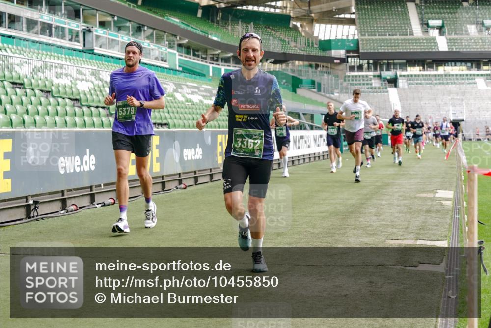 13.09.2026 - 21. swb-Marathon Bremen Michael Burmester http://msf.ph/oto/10455850 13.09.2026 12:53:10 Laufen im Stadion 102, 107, 145, 235, 313, 376, 472, 541, 560, 615, 616, 675, 683, 696, 740, 755, 792, 816, 863, 982, 985, 987, 1033, 1056, 1076, 1207, 1232, 1252, 1297, 1419, 1433, 1445, 1468, 1492, 1528, 1542, 1551, 1646, 1664, 1704, 1707, 1814, 1955, 2007, 2008, 2043, 2055, 2203, 2280, 2350, 2362, 2401, 2422, 2454, 2480, 2498, 2623, 2767, 2820, 2847, 2858, 2997, 3085, 3149, 3236, 3336, 3362, 3413, 3448, 3566, 3830, 3899, 3988, 4283, 4475, 4573, 4605, 5152 meine-sportfotos.de