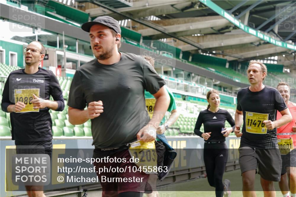 13.09.2026 - 21. swb-Marathon Bremen Michael Burmester http://msf.ph/oto/10455863 13.09.2026 10:32:56 Laufen im Stadion 10018, 10067, 10078, 10166, 10184, 10203, 10211, 10226, 10236, 10243, 10246, 10249, 10255, 10256, 10297, 10300, 10322, 10365, 10372, 10374, 10379, 10383, 10394, 10408, 10410, 10423, 10428, 10443, 10486, 10494, 10503, 10517, 10518, 10529, 10530, 10540, 10543, 10550, 10555, 10565, 10578, 10608, 10610, 10631, 10646, 10670, 10673, 10675, 10687, 10690, 10703, 10704, 10707, 10721, 10725, 10728, 10745, 10749, 10750, 10771, 10788, 10794, 10809 meine-sportfotos.de