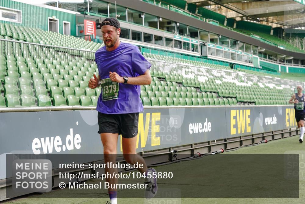 13.09.2026 - 21. swb-Marathon Bremen Michael Burmester http://msf.ph/oto/10455880 13.09.2026 12:53:12 Laufen im Stadion 102, 107, 145, 235, 313, 376, 472, 541, 560, 615, 616, 675, 683, 696, 740, 755, 792, 816, 863, 982, 985, 987, 1033, 1056, 1076, 1207, 1232, 1252, 1297, 1419, 1433, 1445, 1468, 1492, 1528, 1542, 1551, 1646, 1664, 1704, 1707, 1814, 1955, 2007, 2008, 2043, 2055, 2203, 2280, 2350, 2362, 2401, 2422, 2454, 2480, 2498, 2499, 2623, 2767, 2820, 2847, 2858, 2997, 3085, 3149, 3236, 3336, 3362, 3413, 3448, 3566, 3830, 3899, 3988, 4283, 4475, 4573, 4605, 5152 meine-sportfotos.de