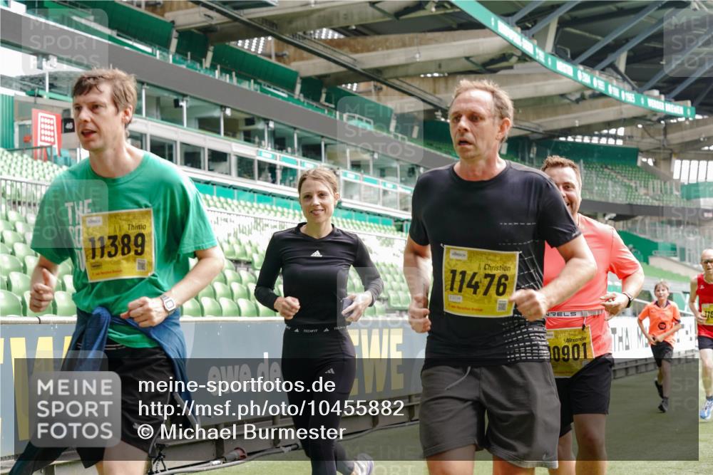 13.09.2026 - 21. swb-Marathon Bremen Michael Burmester http://msf.ph/oto/10455882 13.09.2026 10:32:57 Laufen im Stadion 10018, 10067, 10078, 10166, 10184, 10203, 10211, 10226, 10236, 10243, 10246, 10249, 10255, 10256, 10297, 10300, 10322, 10365, 10372, 10374, 10379, 10383, 10394, 10408, 10410, 10423, 10428, 10443, 10486, 10494, 10503, 10517, 10518, 10529, 10530, 10540, 10543, 10550, 10555, 10565, 10578, 10608, 10610, 10631, 10646, 10670, 10673, 10675, 10687, 10690, 10703, 10704, 10707, 10721, 10725, 10728, 10745, 10749, 10750, 10771, 10788, 10794, 10809 meine-sportfotos.de