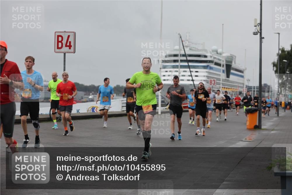 13.09.2026 - Kiel Lauf Andreas Tolksdorf http://msf.ph/oto/10455895 13.09.2026 11:56:20 Kiellinie 4, 02, 195, 3428, 3 meine-sportfotos.de