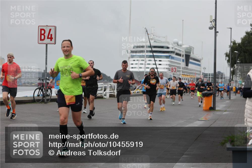 13.09.2026 - Kiel Lauf Andreas Tolksdorf http://msf.ph/oto/10455919 13.09.2026 11:56:21 Kiellinie 4, 3428, 10387, 3 meine-sportfotos.de