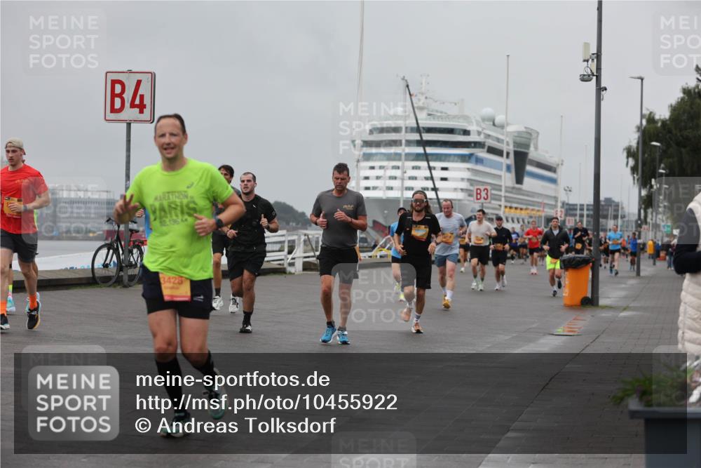 13.09.2026 - Kiel Lauf Andreas Tolksdorf http://msf.ph/oto/10455922 13.09.2026 11:56:21 Kiellinie 4, 2, 196, 3428, 3 meine-sportfotos.de