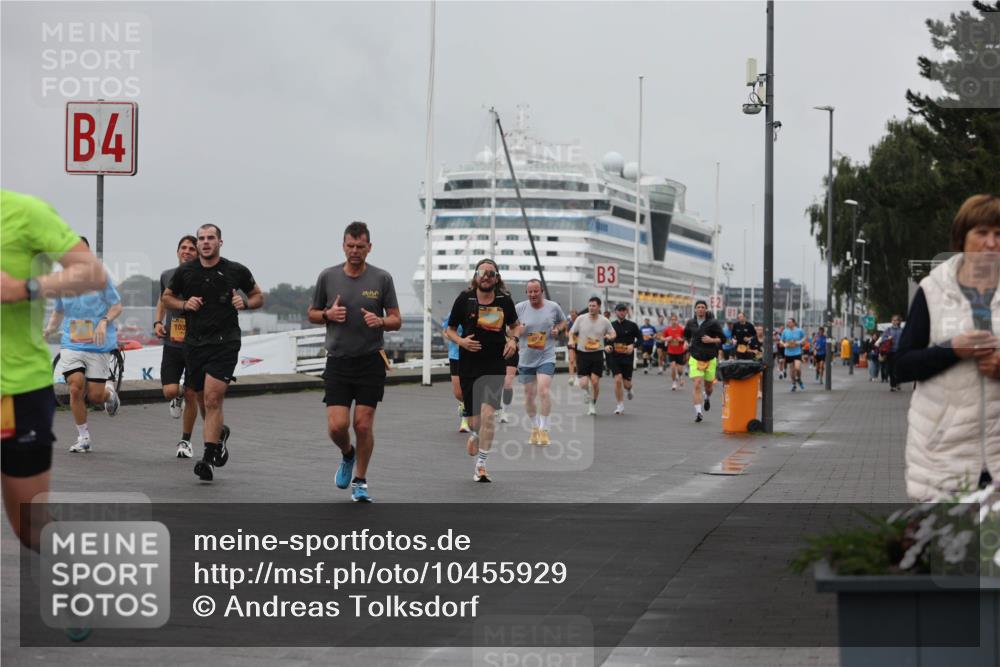 13.09.2026 - Kiel Lauf Andreas Tolksdorf http://msf.ph/oto/10455929 13.09.2026 11:56:22 Kiellinie 4, 49, 103, 3, 81 meine-sportfotos.de