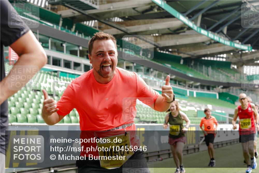 13.09.2026 - 21. swb-Marathon Bremen Michael Burmester http://msf.ph/oto/10455946 13.09.2026 10:32:58 Laufen im Stadion 10018, 10067, 10078, 10166, 10184, 10203, 10211, 10226, 10236, 10243, 10246, 10249, 10255, 10256, 10297, 10300, 10322, 10365, 10372, 10374, 10379, 10383, 10394, 10408, 10410, 10423, 10428, 10443, 10486, 10494, 10503, 10517, 10518, 10529, 10530, 10540, 10543, 10550, 10565, 10578, 10608, 10631, 10646, 10670, 10673, 10675, 10687, 10690, 10703, 10704, 10707, 10721, 10725, 10728, 10745, 10749, 10750, 10771, 10787, 10788, 10794, 10809 meine-sportfotos.de