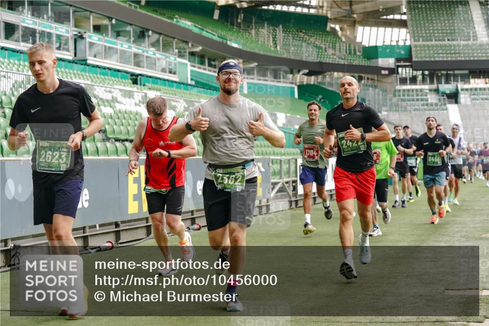 13.09.2026 - 21. swb-Marathon Bremen Michael Burmester http://msf.ph/oto/10456000 13.09.2026 12:53:17 Laufen im Stadion 102, 107, 145, 235, 313, 376, 472, 541, 560, 615, 616, 675, 683, 696, 740, 755, 792, 816, 827, 863, 982, 985, 987, 1033, 1056, 1076, 1207, 1232, 1252, 1297, 1419, 1433, 1445, 1468, 1492, 1528, 1542, 1551, 1646, 1664, 1704, 1707, 1814, 1955, 2007, 2008, 2043, 2055, 2203, 2280, 2350, 2362, 2401, 2422, 2454, 2480, 2498, 2499, 2623, 2701, 2767, 2820, 2847, 2858, 2882, 2971, 2997, 3085, 3149, 3236, 3336, 3362, 3413, 3448, 3566, 3830, 3899, 3988, 4283, 4475, 4573, 4605, 5152 meine-sportfotos.de
