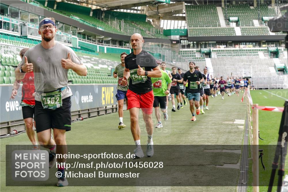 13.09.2026 - 21. swb-Marathon Bremen Michael Burmester http://msf.ph/oto/10456028 13.09.2026 12:53:18 Laufen im Stadion 102, 107, 145, 235, 313, 376, 472, 541, 560, 615, 616, 675, 683, 696, 740, 755, 792, 816, 827, 863, 982, 985, 987, 1033, 1056, 1076, 1207, 1232, 1252, 1297, 1419, 1433, 1445, 1468, 1492, 1528, 1542, 1551, 1646, 1664, 1704, 1707, 1814, 1955, 2007, 2008, 2043, 2055, 2203, 2280, 2350, 2362, 2401, 2422, 2454, 2480, 2498, 2499, 2623, 2701, 2767, 2820, 2847, 2858, 2882, 2913, 2971, 2997, 3085, 3149, 3236, 3336, 3362, 3413, 3448, 3566, 3830, 3899, 3988, 4283, 4475, 4573, 4605, 5152 meine-sportfotos.de