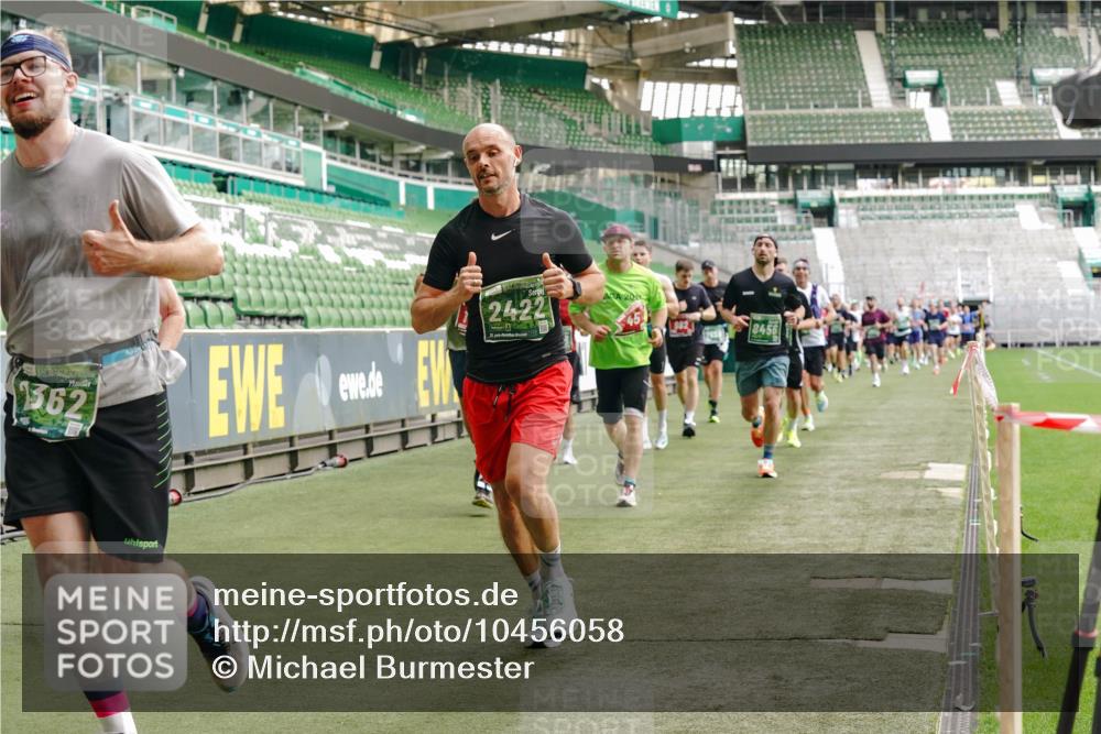 13.09.2026 - 21. swb-Marathon Bremen Michael Burmester http://msf.ph/oto/10456058 13.09.2026 12:53:18 Laufen im Stadion 102, 107, 145, 235, 313, 376, 472, 541, 560, 615, 616, 675, 683, 696, 740, 755, 792, 816, 827, 863, 982, 985, 987, 1033, 1056, 1076, 1207, 1232, 1252, 1297, 1419, 1433, 1445, 1468, 1492, 1528, 1542, 1551, 1646, 1664, 1704, 1707, 1814, 1955, 2007, 2008, 2043, 2055, 2203, 2280, 2350, 2362, 2401, 2422, 2454, 2480, 2498, 2499, 2623, 2701, 2767, 2820, 2847, 2858, 2882, 2913, 2971, 2997, 3085, 3149, 3236, 3336, 3362, 3413, 3448, 3566, 3830, 3899, 3988, 4283, 4475, 4573, 4605, 5152 meine-sportfotos.de