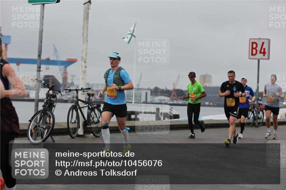 13.09.2026 - Kiel Lauf Andreas Tolksdorf http://msf.ph/oto/10456076 13.09.2026 11:56:43 Kiellinie 4, 224, 3193, 9931, 7878 meine-sportfotos.de