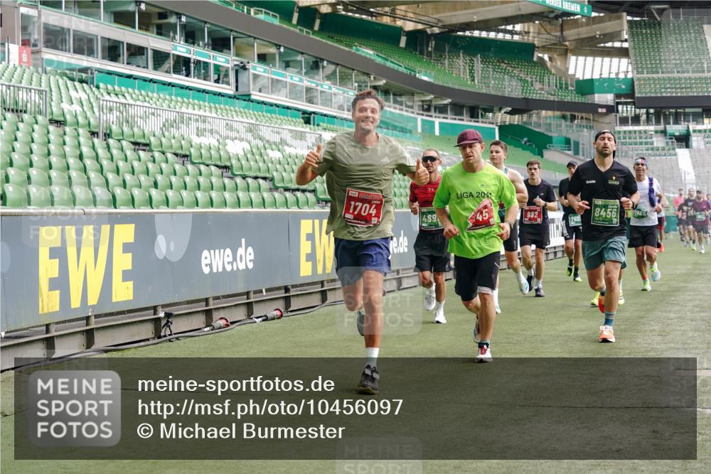 13.09.2026 - 21. swb-Marathon Bremen Michael Burmester http://msf.ph/oto/10456097 13.09.2026 12:53:19 Laufen im Stadion 102, 107, 145, 235, 313, 376, 472, 541, 560, 615, 616, 675, 683, 696, 740, 755, 792, 816, 827, 863, 982, 985, 987, 1033, 1056, 1076, 1207, 1232, 1252, 1297, 1419, 1433, 1445, 1468, 1492, 1528, 1542, 1551, 1646, 1664, 1704, 1707, 1814, 1955, 2007, 2008, 2043, 2055, 2203, 2280, 2350, 2362, 2401, 2422, 2454, 2480, 2498, 2499, 2623, 2701, 2767, 2820, 2847, 2858, 2882, 2913, 2971, 2997, 3085, 3149, 3236, 3336, 3362, 3413, 3448, 3566, 3830, 3899, 3988, 4283, 4475, 4573, 4605, 5152 meine-sportfotos.de