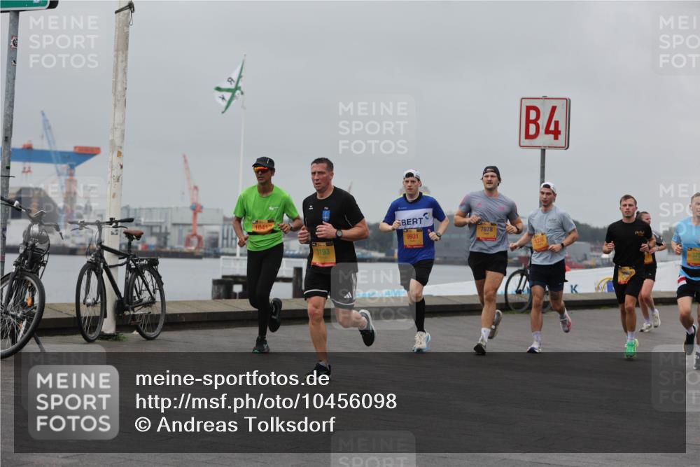 13.09.2026 - Kiel Lauf Andreas Tolksdorf http://msf.ph/oto/10456098 13.09.2026 11:56:44 Kiellinie 10412, 39, 3193, 9931, 7878, 4 meine-sportfotos.de
