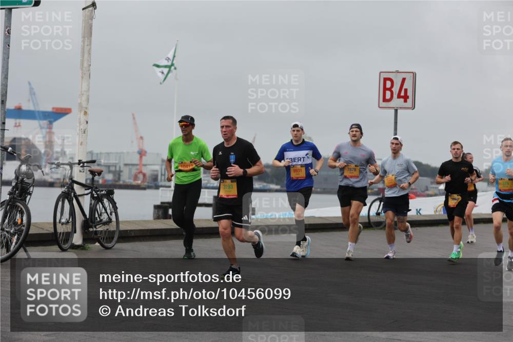 13.09.2026 - Kiel Lauf Andreas Tolksdorf http://msf.ph/oto/10456099 13.09.2026 11:56:44 Kiellinie 10412, 3193, 4, 3, 9931, 7878, 1315, 375 meine-sportfotos.de