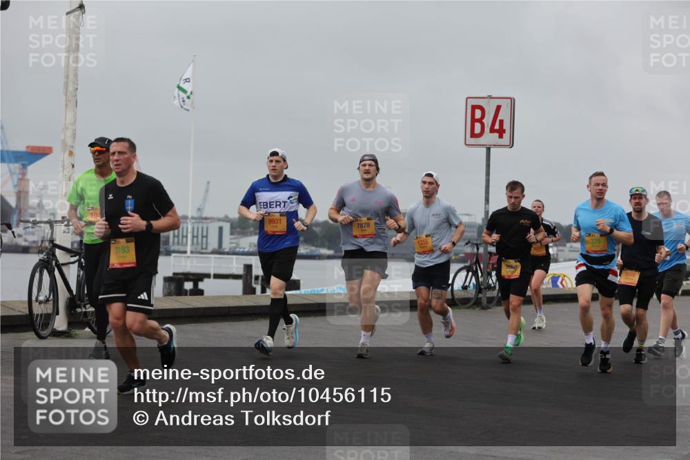 13.09.2026 - Kiel Lauf Andreas Tolksdorf http://msf.ph/oto/10456115 13.09.2026 11:56:45 Kiellinie 3193, 9931, 7878, 1315, 4, 375, 1068 meine-sportfotos.de