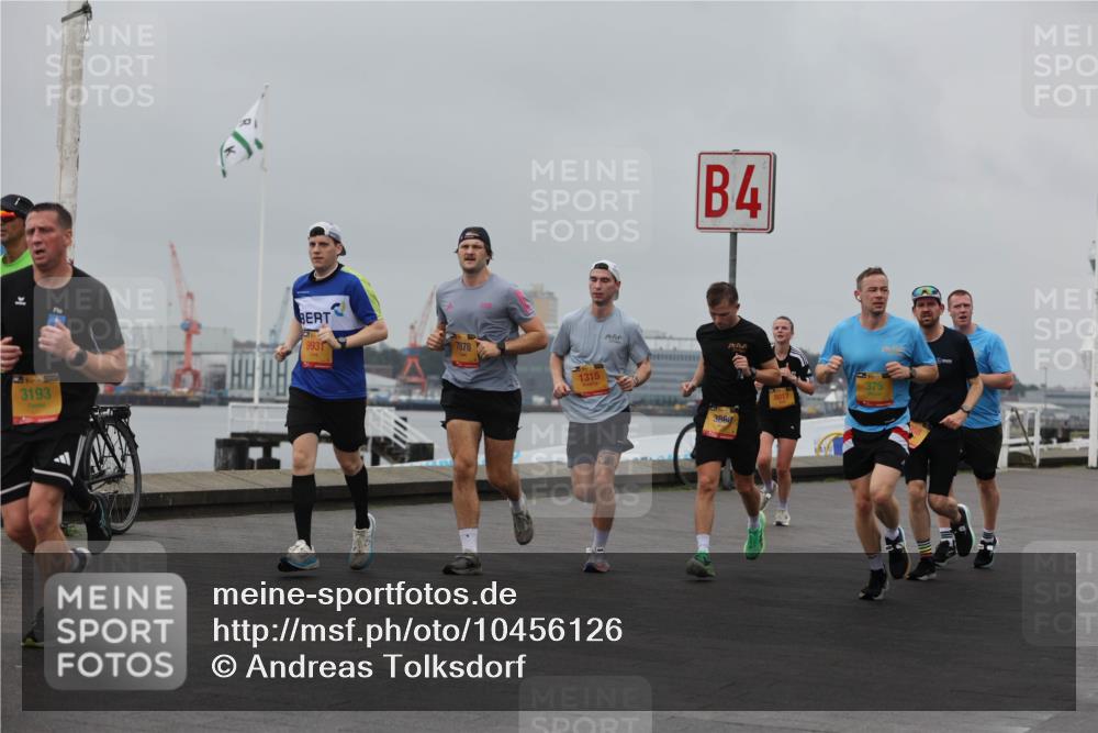13.09.2026 - Kiel Lauf Andreas Tolksdorf http://msf.ph/oto/10456126 13.09.2026 11:56:45 Kiellinie 3193, 9931, 7878, 1315, 4, 375, 8017, 3880 meine-sportfotos.de