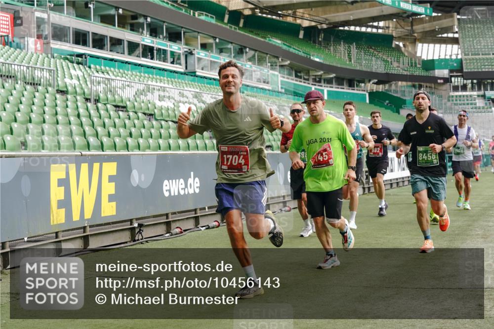 13.09.2026 - 21. swb-Marathon Bremen Michael Burmester http://msf.ph/oto/10456143 13.09.2026 12:53:20 Laufen im Stadion 102, 107, 145, 235, 313, 376, 472, 541, 560, 615, 616, 675, 683, 696, 740, 755, 792, 816, 827, 863, 982, 985, 987, 1033, 1056, 1076, 1207, 1232, 1252, 1297, 1419, 1433, 1445, 1468, 1492, 1528, 1542, 1551, 1646, 1664, 1704, 1707, 1814, 1955, 2007, 2008, 2043, 2055, 2203, 2280, 2350, 2362, 2401, 2422, 2454, 2480, 2498, 2499, 2623, 2701, 2767, 2820, 2858, 2882, 2913, 2971, 2997, 3085, 3149, 3236, 3336, 3362, 3413, 3448, 3566, 3830, 3899, 3988, 4283, 4475, 4573, 4605, 5152 meine-sportfotos.de