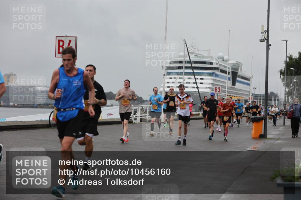13.09.2026 - Kiel Lauf Andreas Tolksdorf http://msf.ph/oto/10456160 13.09.2026 11:56:48 Kiellinie 520, 1145, 3 meine-sportfotos.de