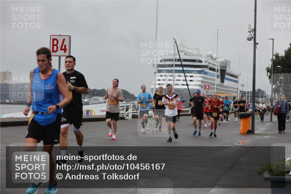 13.09.2026 - Kiel Lauf Andreas Tolksdorf http://msf.ph/oto/10456167 13.09.2026 11:56:48 Kiellinie 4, 324, 3 meine-sportfotos.de