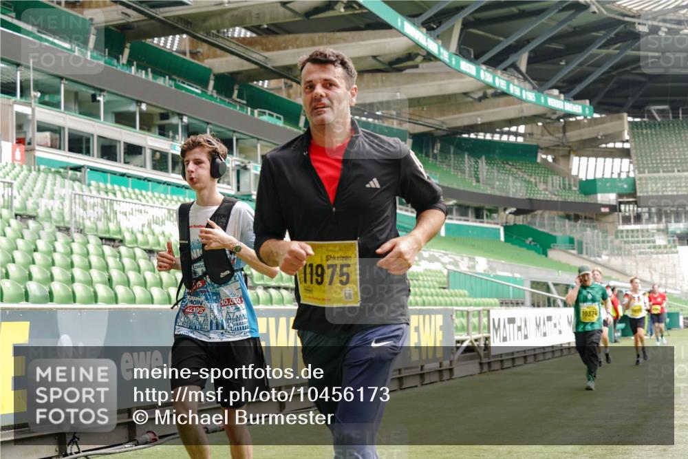 13.09.2026 - 21. swb-Marathon Bremen Michael Burmester http://msf.ph/oto/10456173 13.09.2026 10:33:04 Laufen im Stadion 10018, 10067, 10078, 10166, 10184, 10203, 10211, 10226, 10236, 10243, 10246, 10249, 10255, 10256, 10297, 10300, 10322, 10365, 10372, 10374, 10379, 10383, 10394, 10408, 10410, 10423, 10428, 10443, 10486, 10494, 10503, 10517, 10518, 10530, 10540, 10543, 10550, 10565, 10578, 10608, 10631, 10646, 10670, 10673, 10675, 10687, 10690, 10691, 10703, 10704, 10707, 10721, 10725, 10728, 10745, 10749, 10750, 10771, 10772, 10787, 10788, 10794, 10809 meine-sportfotos.de