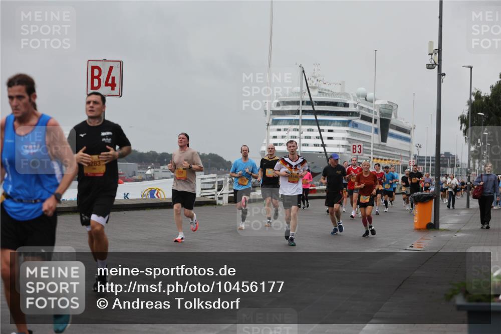 13.09.2026 - Kiel Lauf Andreas Tolksdorf http://msf.ph/oto/10456177 13.09.2026 11:56:49 Kiellinie 4, 283, 1145, 3 meine-sportfotos.de