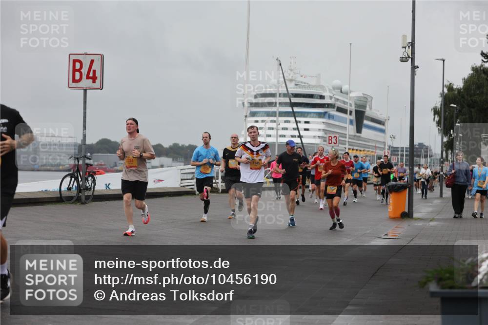 13.09.2026 - Kiel Lauf Andreas Tolksdorf http://msf.ph/oto/10456190 13.09.2026 11:56:49 Kiellinie 5, 4, 324, 1145, 3 meine-sportfotos.de