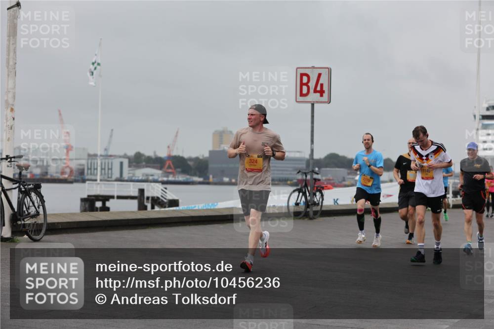 13.09.2026 - Kiel Lauf Andreas Tolksdorf http://msf.ph/oto/10456236 13.09.2026 11:56:51 Kiellinie 4, 324, 2270, 1145 meine-sportfotos.de