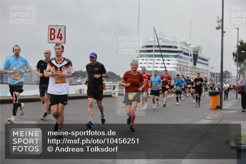 13.09.2026 - Kiel Lauf Andreas Tolksdorf http://msf.ph/oto/10456251 13.09.2026 11:56:53 Kiellinie 4, 2270, 1145, 3 meine-sportfotos.de