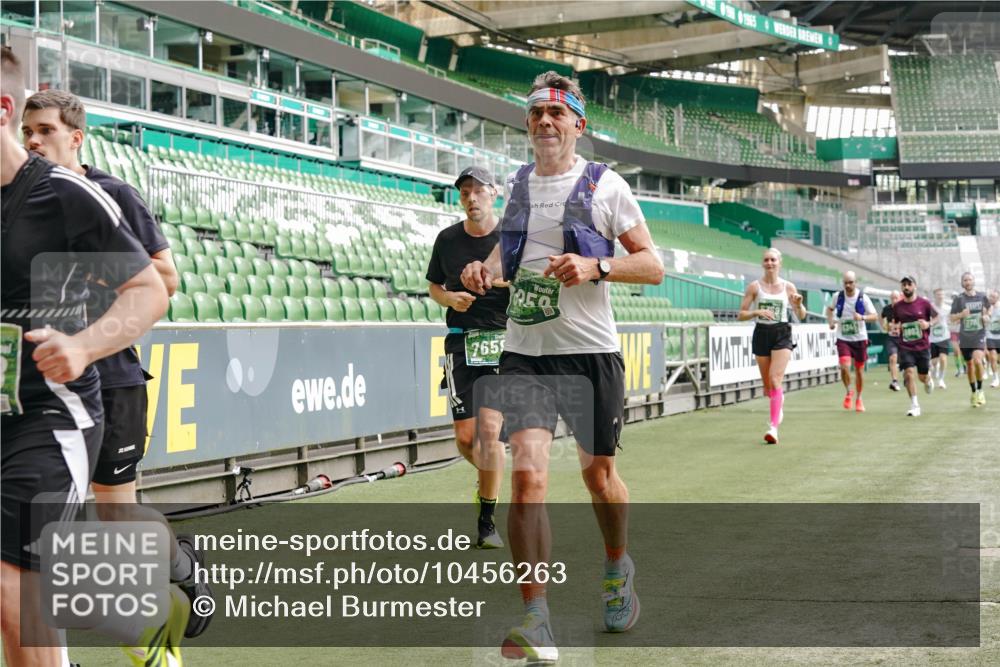 13.09.2026 - 21. swb-Marathon Bremen Michael Burmester http://msf.ph/oto/10456263 13.09.2026 12:53:23 Laufen im Stadion 102, 107, 145, 235, 313, 376, 472, 541, 560, 615, 616, 675, 683, 696, 740, 755, 792, 816, 827, 982, 985, 987, 1033, 1056, 1076, 1207, 1232, 1252, 1297, 1419, 1433, 1445, 1468, 1492, 1528, 1542, 1551, 1646, 1664, 1704, 1707, 1814, 1955, 2007, 2008, 2043, 2055, 2203, 2280, 2350, 2362, 2401, 2422, 2454, 2480, 2498, 2499, 2623, 2701, 2767, 2820, 2824, 2858, 2882, 2913, 2971, 2997, 3085, 3149, 3236, 3336, 3362, 3413, 3448, 3830, 3899, 3988, 4283, 4475, 4605 meine-sportfotos.de